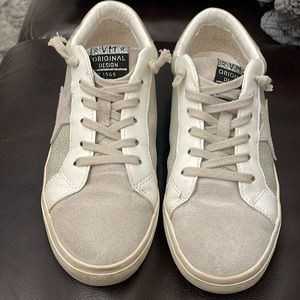 Vintage Havana low top sneakers size 7